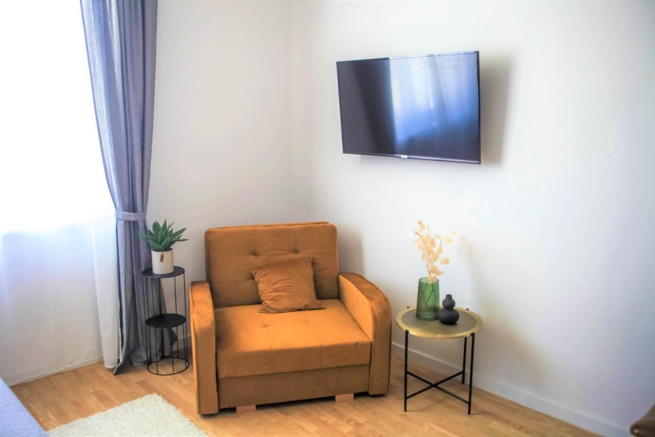 Hedone City Luxury Apartments With Free Parking Пула Екстер'єр фото