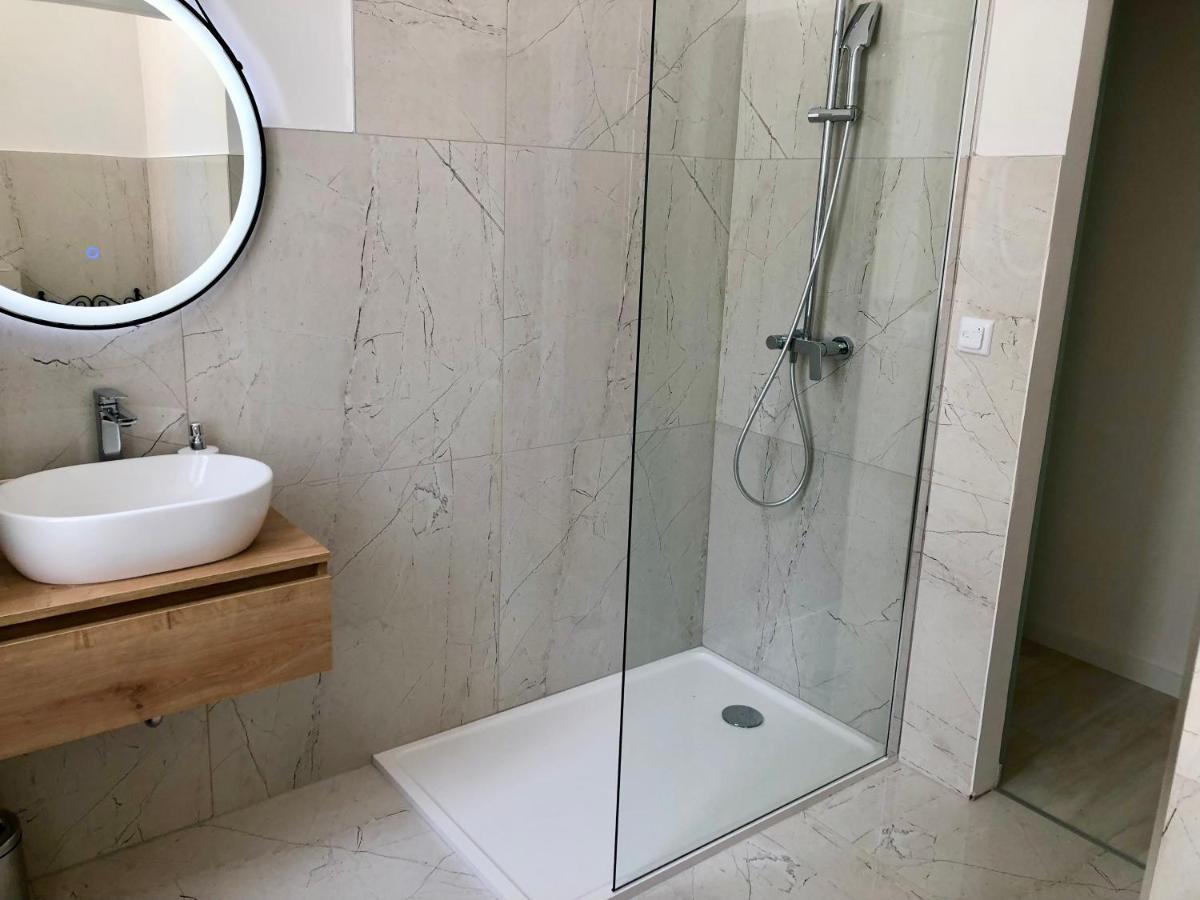 Hedone City Luxury Apartments With Free Parking Пула Екстер'єр фото