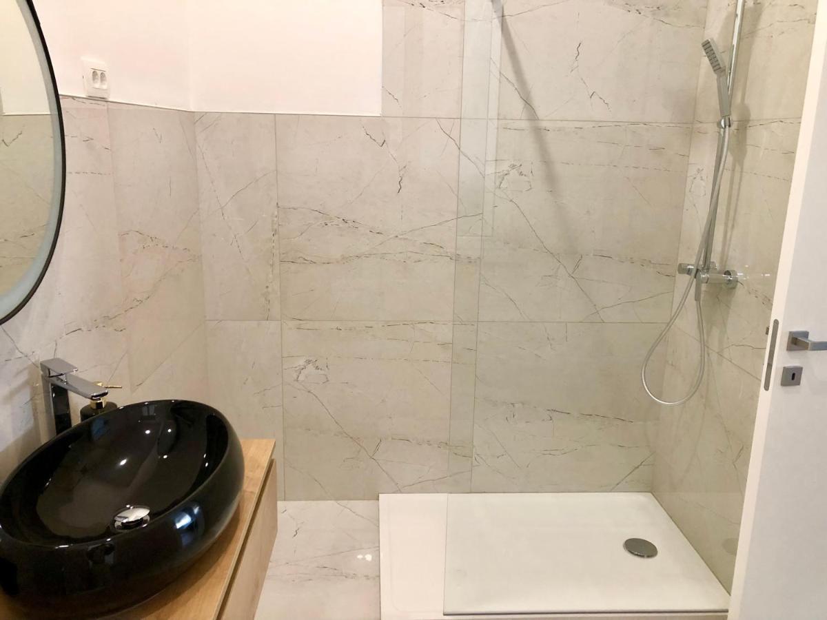 Hedone City Luxury Apartments With Free Parking Пула Екстер'єр фото