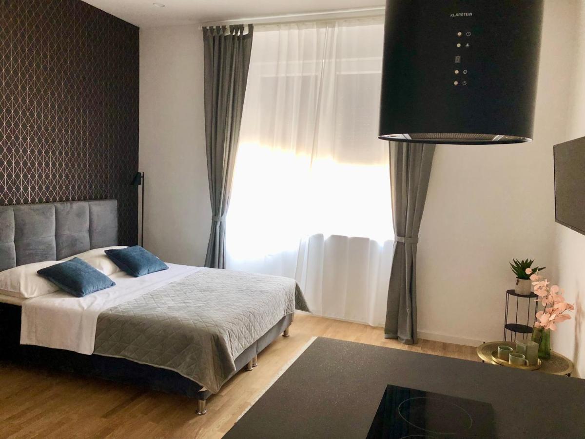 Hedone City Luxury Apartments With Free Parking Пула Екстер'єр фото